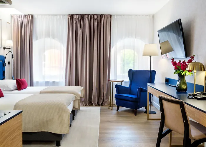 Hotel Golden Queen